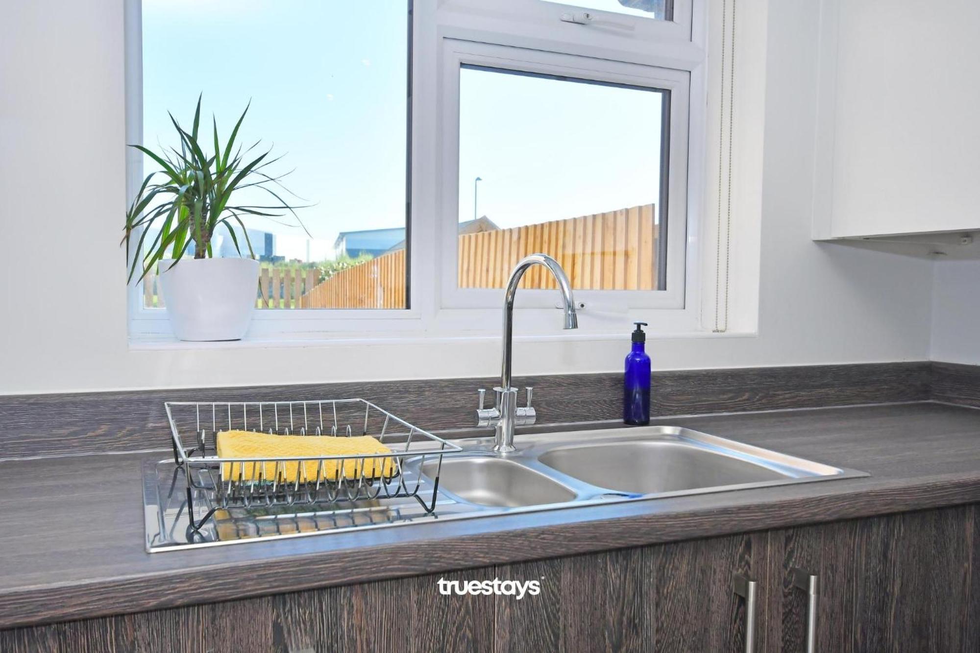 Regal House By True Stays - 3 Bedroom House In Stoke-On-Trent מראה חיצוני תמונה