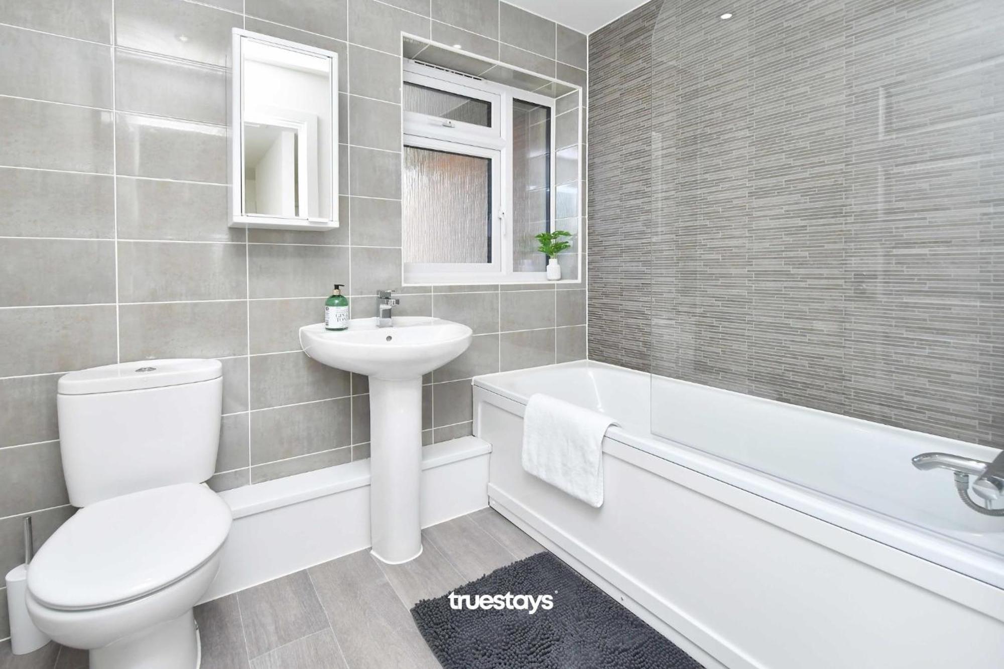 Regal House By True Stays - 3 Bedroom House In Stoke-On-Trent מראה חיצוני תמונה
