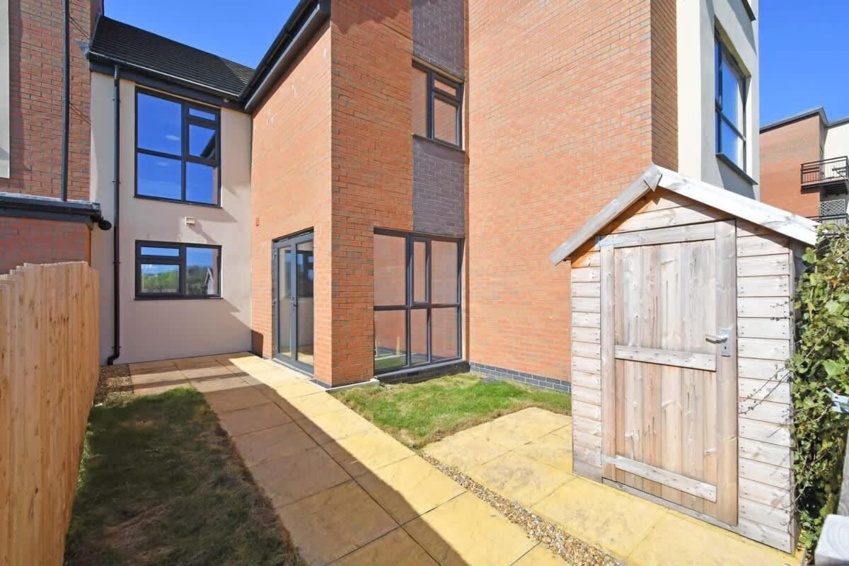 Regal House By True Stays - 3 Bedroom House In Stoke-On-Trent מראה חיצוני תמונה