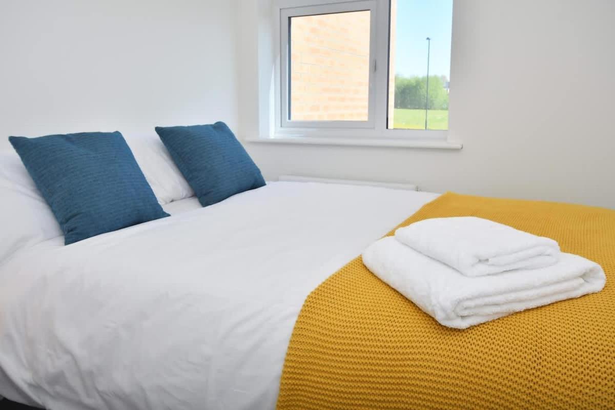 Regal House By True Stays - 3 Bedroom House In Stoke-On-Trent מראה חיצוני תמונה