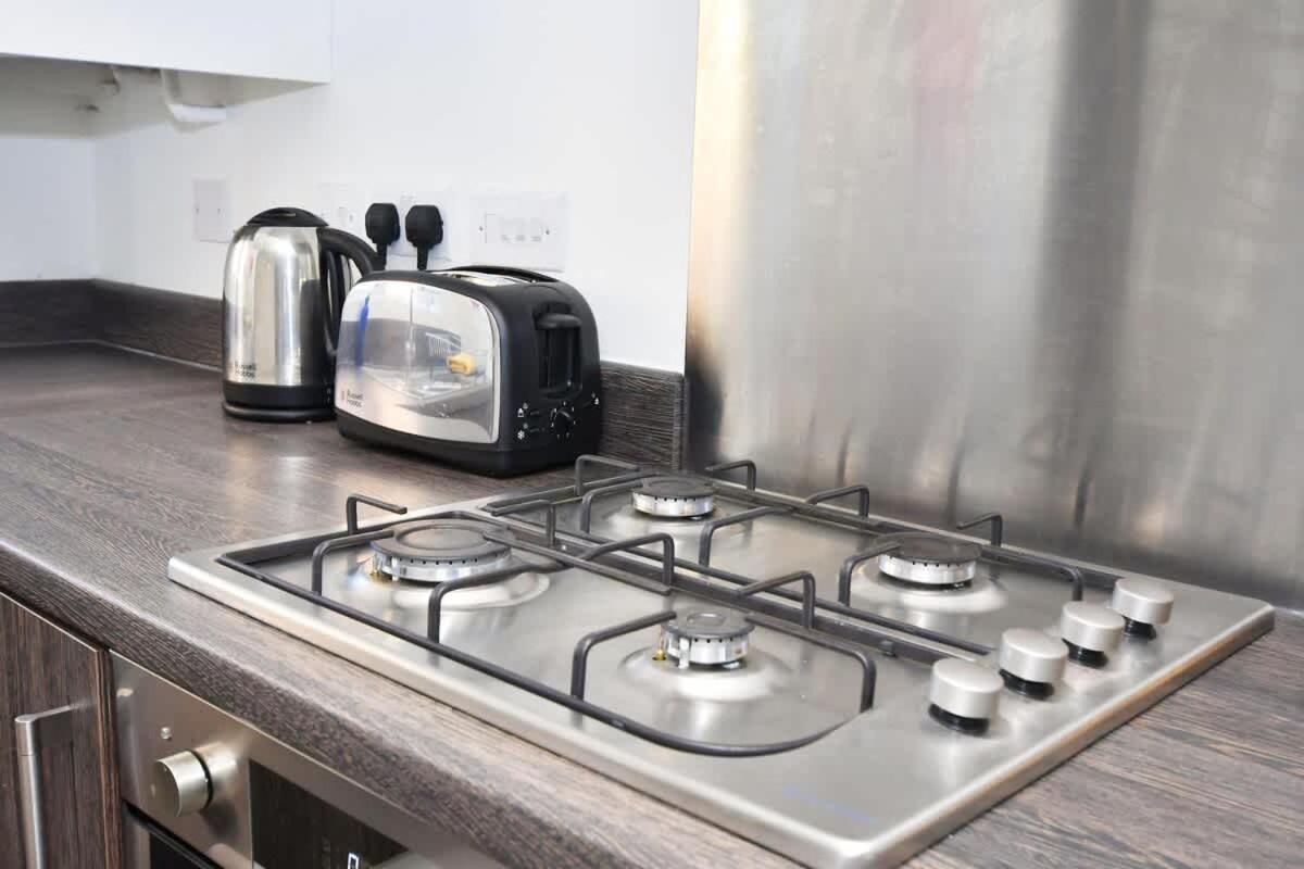 Regal House By True Stays - 3 Bedroom House In Stoke-On-Trent מראה חיצוני תמונה