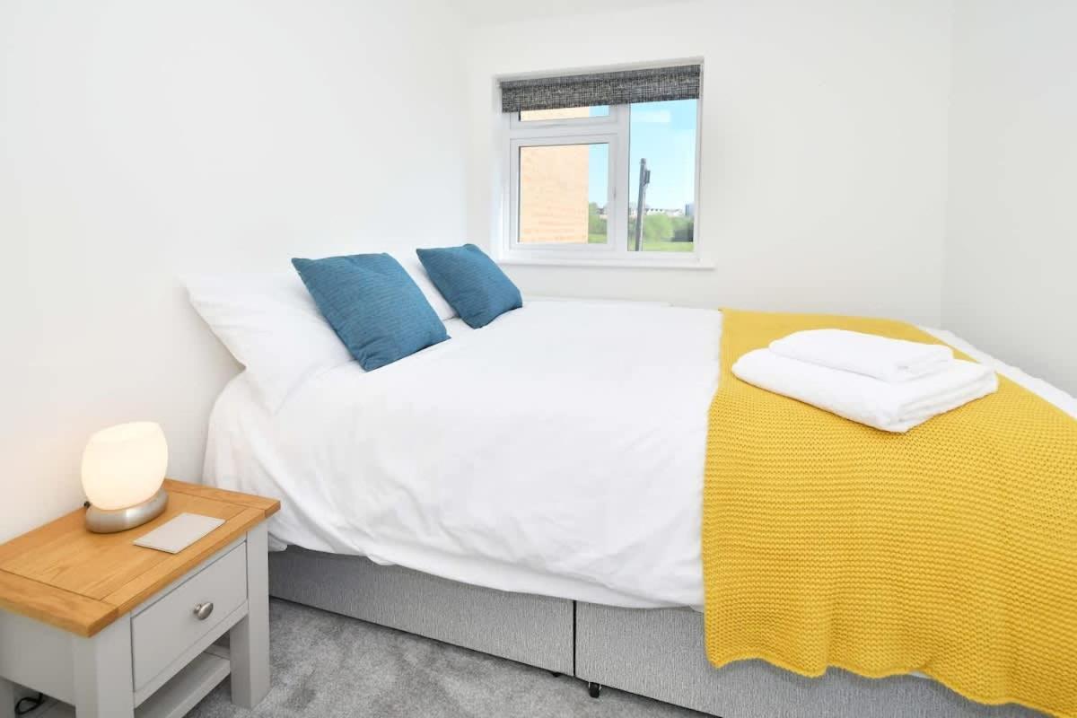 Regal House By True Stays - 3 Bedroom House In Stoke-On-Trent מראה חיצוני תמונה