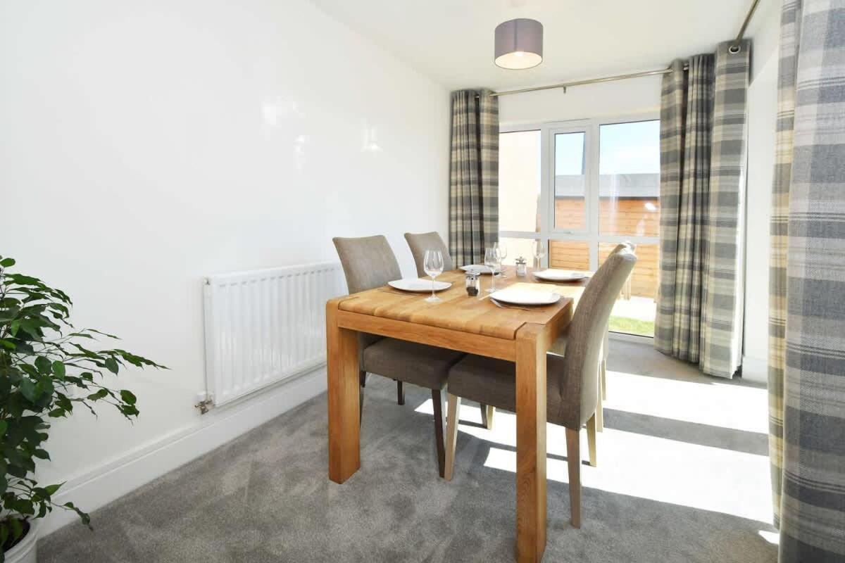 Regal House By True Stays - 3 Bedroom House In Stoke-On-Trent מראה חיצוני תמונה
