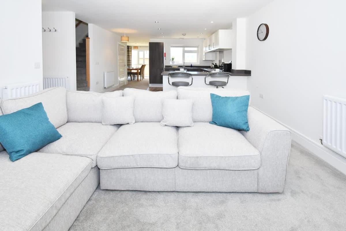 Regal House By True Stays - 3 Bedroom House In Stoke-On-Trent מראה חיצוני תמונה